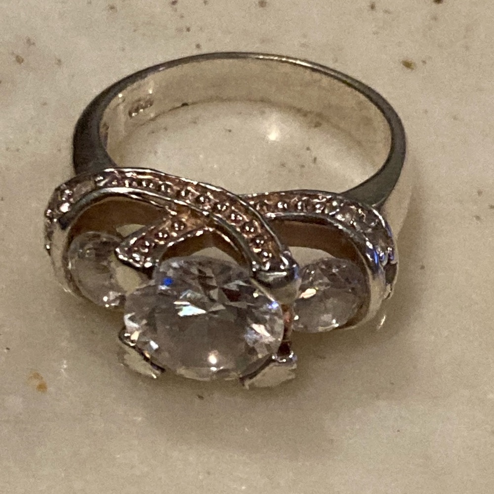 925 Silver Cocktail Ring with Three Large Stones Size 8.5 - Picture 3 of 7